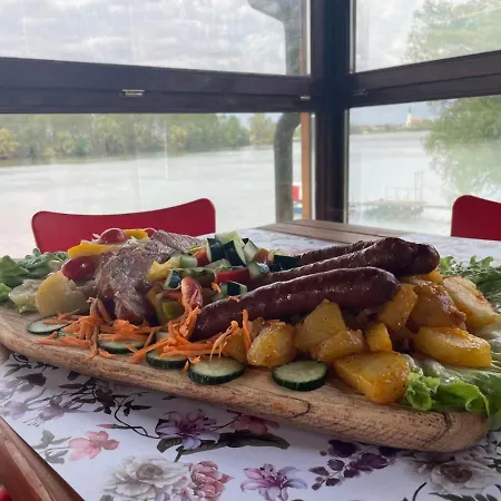 Riverfood&party Centar Aktivnog Odmora Beocin